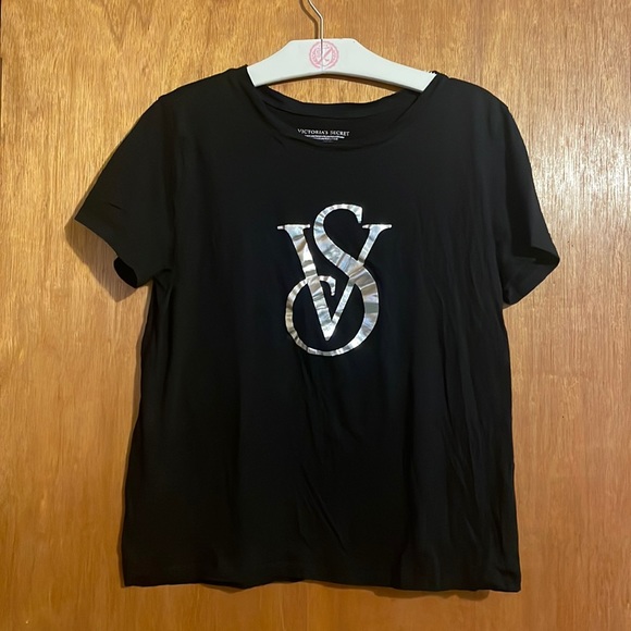 •VICTORIA'S SECRET•BLACK SILVER METALLIC VS LOGO SHORT SLEEVE TSHIRT SIZE SMALL - Picture 4 of 4